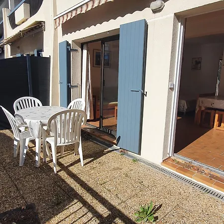 Avec Coin-nuit, Piscine, Terrasse Et Parking A Sainte-maxime, Proche Plages Et Commerces - Fr-1-780-74 Apartment *