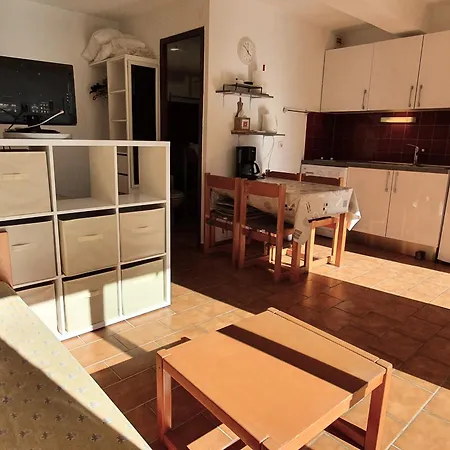 Apartment Avec Coin-nuit, Piscine, Terrasse Et Parking A Sainte-maxime, Proche Plages Et Commerces - Fr-1-780-74 Sainte-Maxime